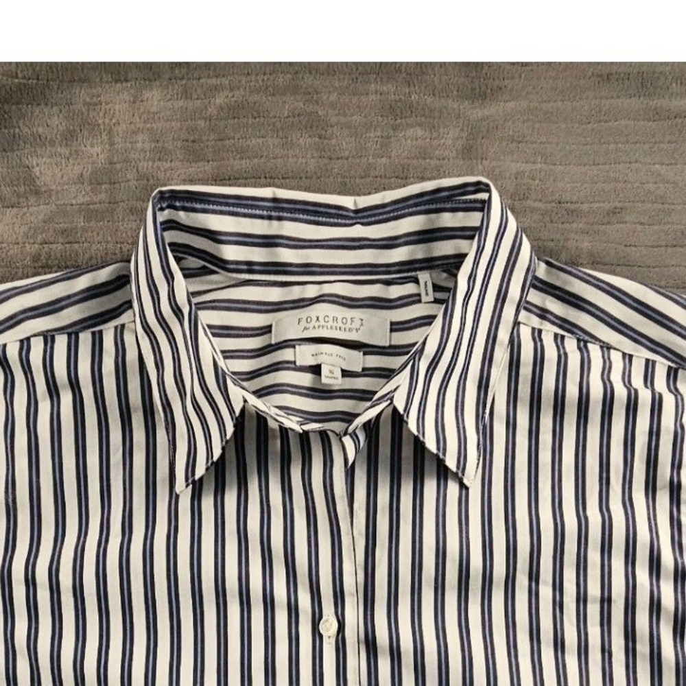 Foxcroft Womens 16 Navy White Striped Wrinkle Free Button Shirt